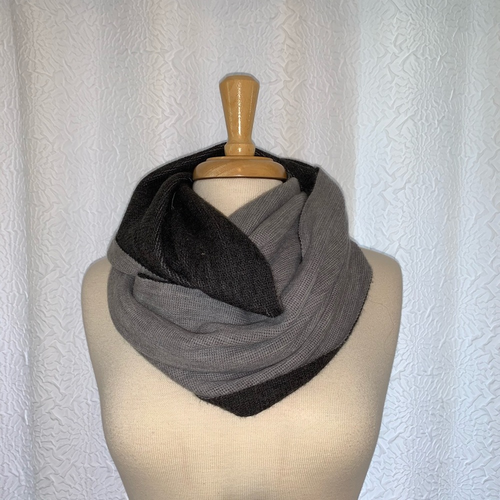 Calvin Klein Infinity Scarf - Picture 1 of 3